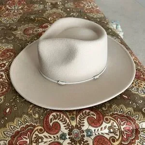 Anthropologie | Accessories | Wyeth London In Cream | Poshmark display picture 2